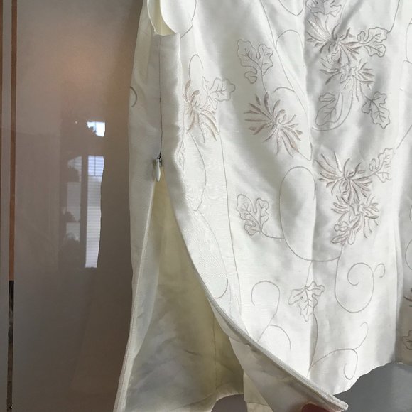 Ann Taylor Embroidered 100% Silk Dress Tank Top 8 * - Picture 4 of 7